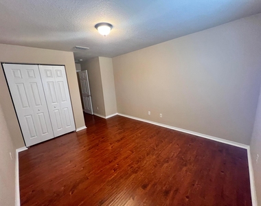 2552 Sw Marshfield Court - Photo Thumbnail 17