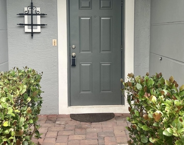 2552 Sw Marshfield Court - Photo Thumbnail 2