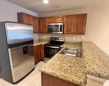 2552 Sw Marshfield Court - Photo Thumbnail 5