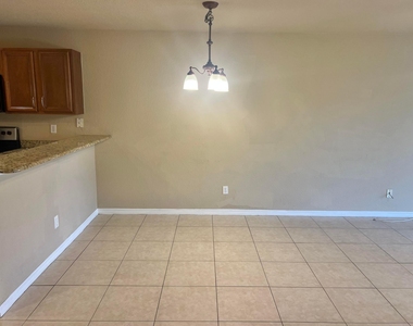2552 Sw Marshfield Court - Photo Thumbnail 7