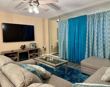 4156 Inverrary Drive - Photo Thumbnail 5