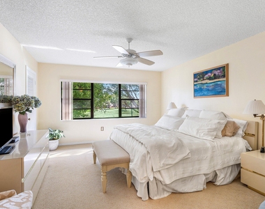 29 Stratford Lane W - Photo Thumbnail 19