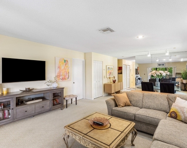 29 Stratford Lane W - Photo Thumbnail 8