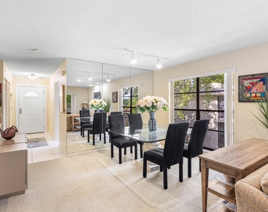 29 Stratford Lane W - Photo Thumbnail 6
