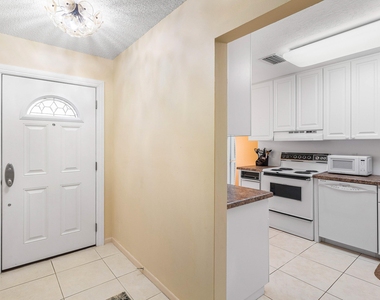 29 Stratford Lane W - Photo Thumbnail 5