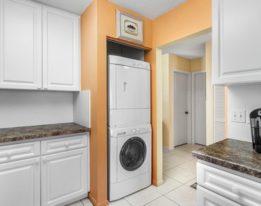 29 Stratford Lane W - Photo Thumbnail 12