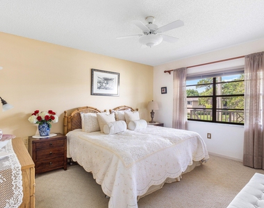 29 Stratford Lane W - Photo Thumbnail 17