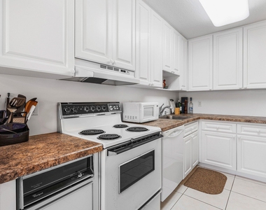 29 Stratford Lane W - Photo Thumbnail 15