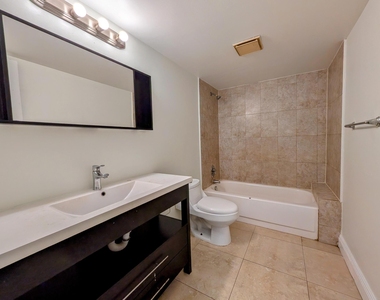 3119 Oakland Shores Drive - Photo Thumbnail 11