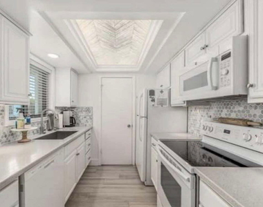 2400 S Ocean Drive - Photo Thumbnail 5
