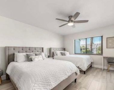 2400 S Ocean Drive - Photo Thumbnail 6