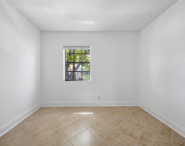 321 Norwood Terrace - Photo Thumbnail 18