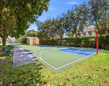 321 Norwood Terrace - Photo Thumbnail 35