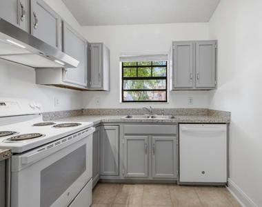 321 Norwood Terrace - Photo Thumbnail 8