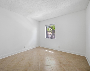 321 Norwood Terrace - Photo Thumbnail 17