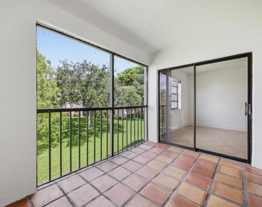 321 Norwood Terrace - Photo Thumbnail 15