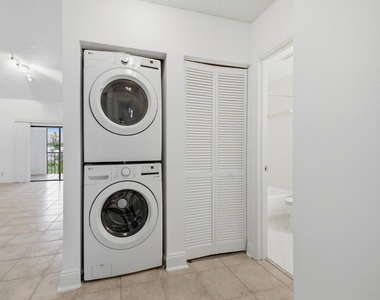 321 Norwood Terrace - Photo Thumbnail 16