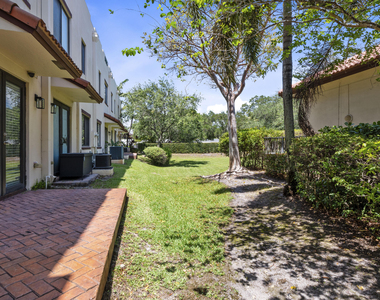 3238 Sw 16th Terrace - Photo Thumbnail 27