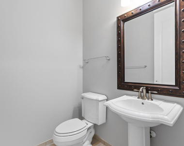 3238 Sw 16th Terrace - Photo Thumbnail 9