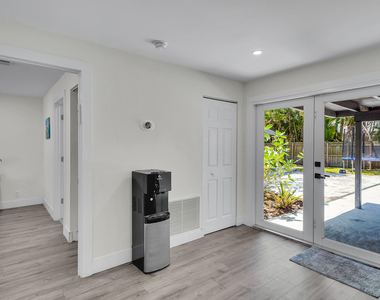 10108 Sw 53rd Court - Photo Thumbnail 9