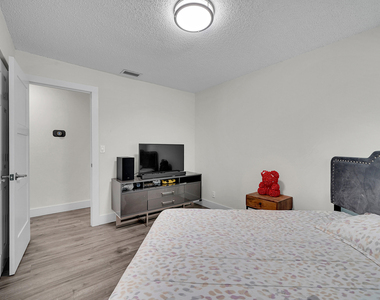 10108 Sw 53rd Court - Photo Thumbnail 25