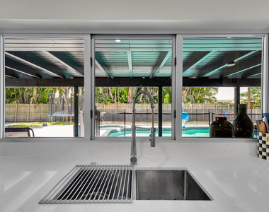 10108 Sw 53rd Court - Photo Thumbnail 14
