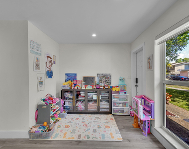 10108 Sw 53rd Court - Photo Thumbnail 18