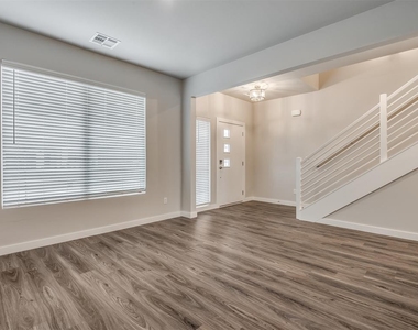 520 Nw 176th Terrace - Photo Thumbnail 6