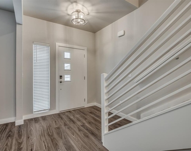 520 Nw 176th Terrace - Photo Thumbnail 2