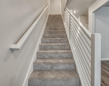 520 Nw 176th Terrace - Photo Thumbnail 3