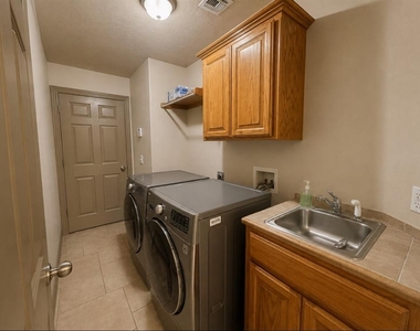 1701 Dorothy Drive - Photo Thumbnail 9