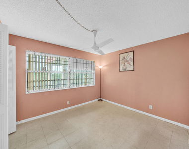 3070 Nw 48th Terrace - Photo Thumbnail 18