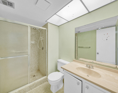 3070 Nw 48th Terrace - Photo Thumbnail 14
