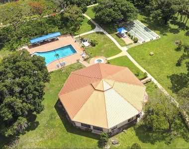 3070 Nw 48th Terrace - Photo Thumbnail 23