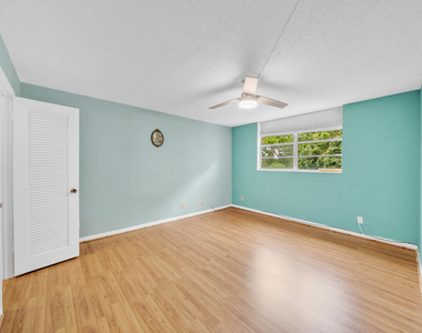 3070 Nw 48th Terrace - Photo Thumbnail 11