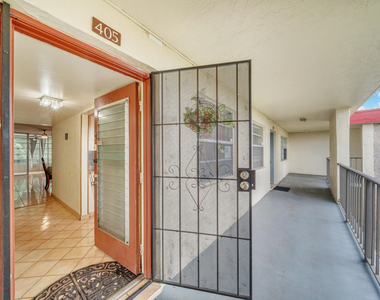 3070 Nw 48th Terrace - Photo Thumbnail 2