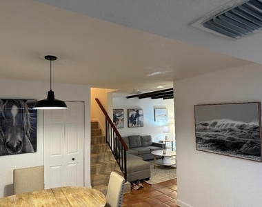 1608 Shaker Circle - Photo Thumbnail 4
