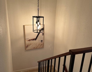 1608 Shaker Circle - Photo Thumbnail 5