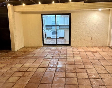 1608 Shaker Circle - Photo Thumbnail 7