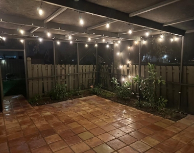 1608 Shaker Circle - Photo Thumbnail 9