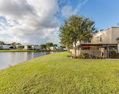 1608 Shaker Circle - Photo Thumbnail 2