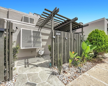 11313 Nw 15th Street - Photo Thumbnail 5
