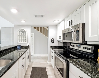 11313 Nw 15th Street - Photo Thumbnail 14