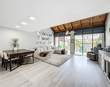 11313 Nw 15th Street - Photo Thumbnail 1