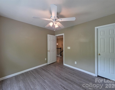 15417 Tully House Court - Photo Thumbnail 12
