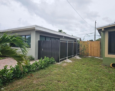 1330 Ne 41st Drive - Photo Thumbnail 8