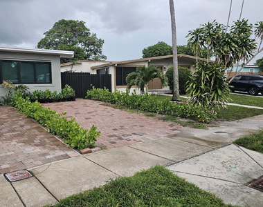 1330 Ne 41st Drive - Photo Thumbnail 1