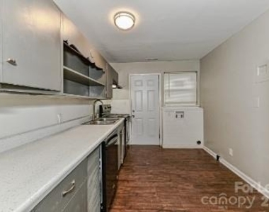 3458 Washburn Avenue - Photo Thumbnail 8
