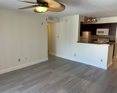 875 Riverside Drive - Photo Thumbnail 3