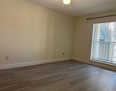 875 Riverside Drive - Photo Thumbnail 7
